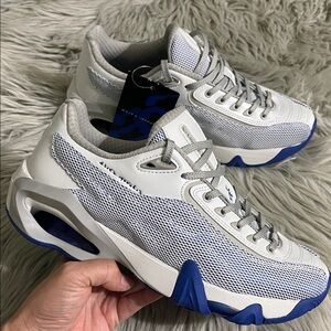 Asics White /asics blue gel novalis teremoa